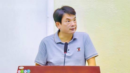 党委书记彭建国宣布学生干部名单